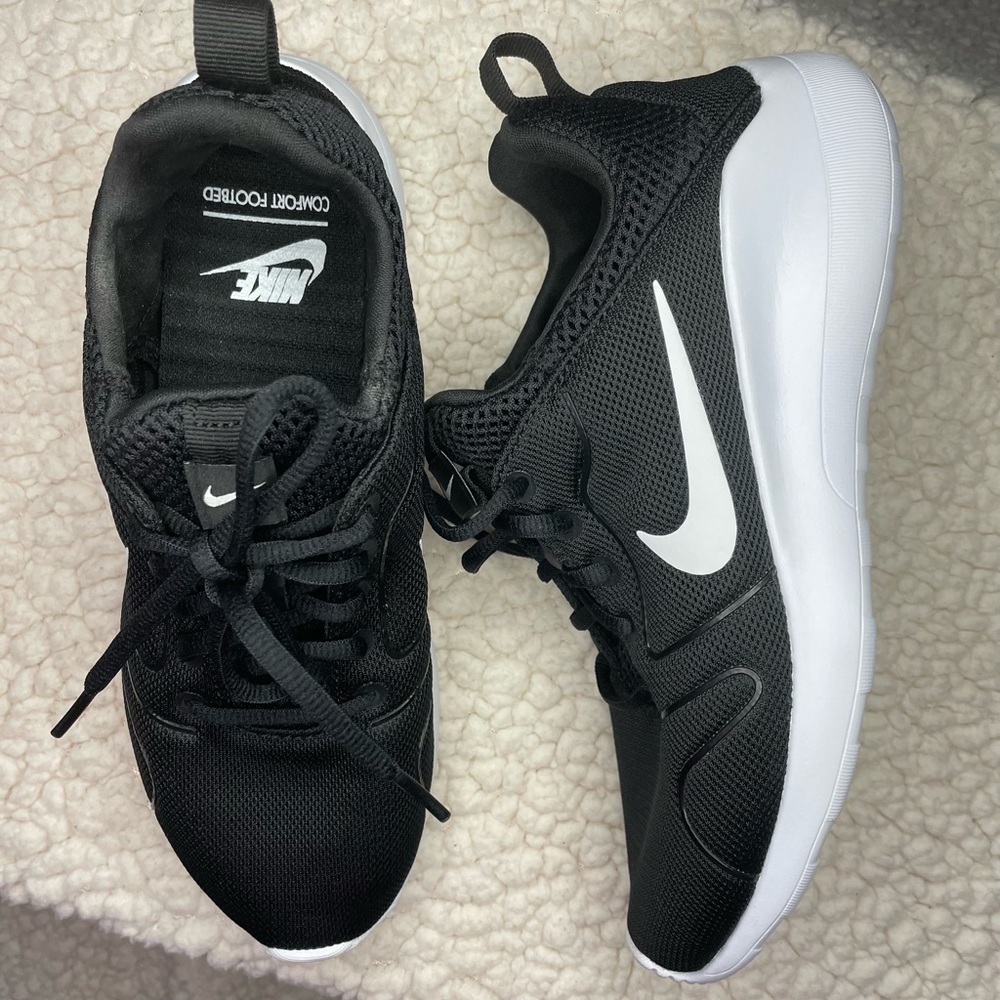 Women’s Nike Size 8